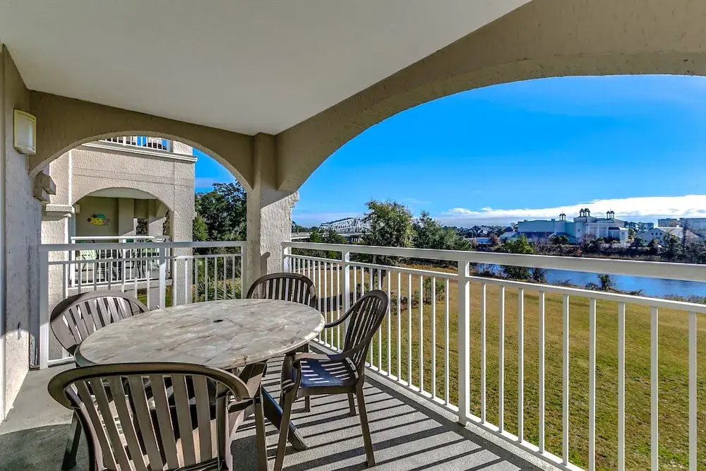 Yacht Club at Barefoot Resort by Condo-World - Chambres