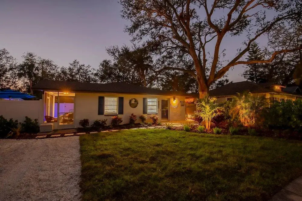 Royal Blue Downtown-gulfport-heated Pool
