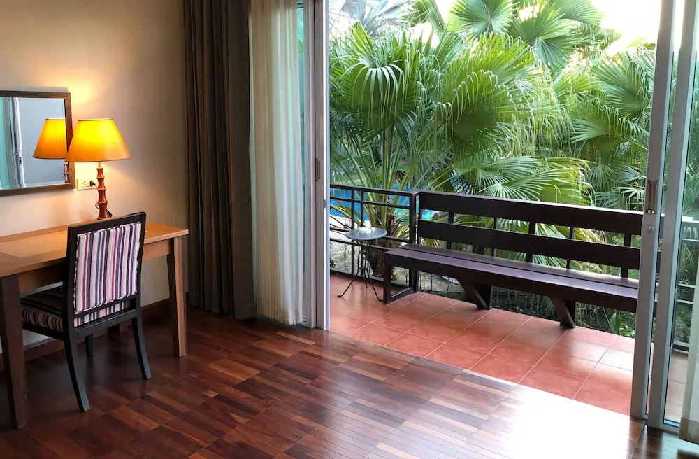 Superior Triple room with garden view