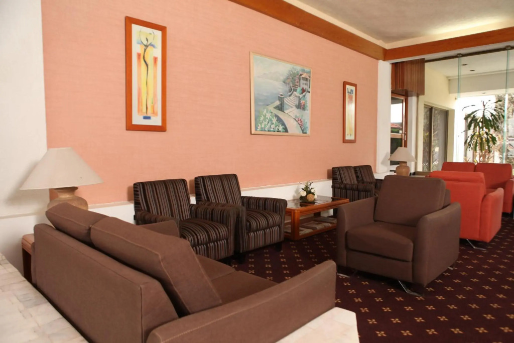 Hotel Paradise Inn — фото