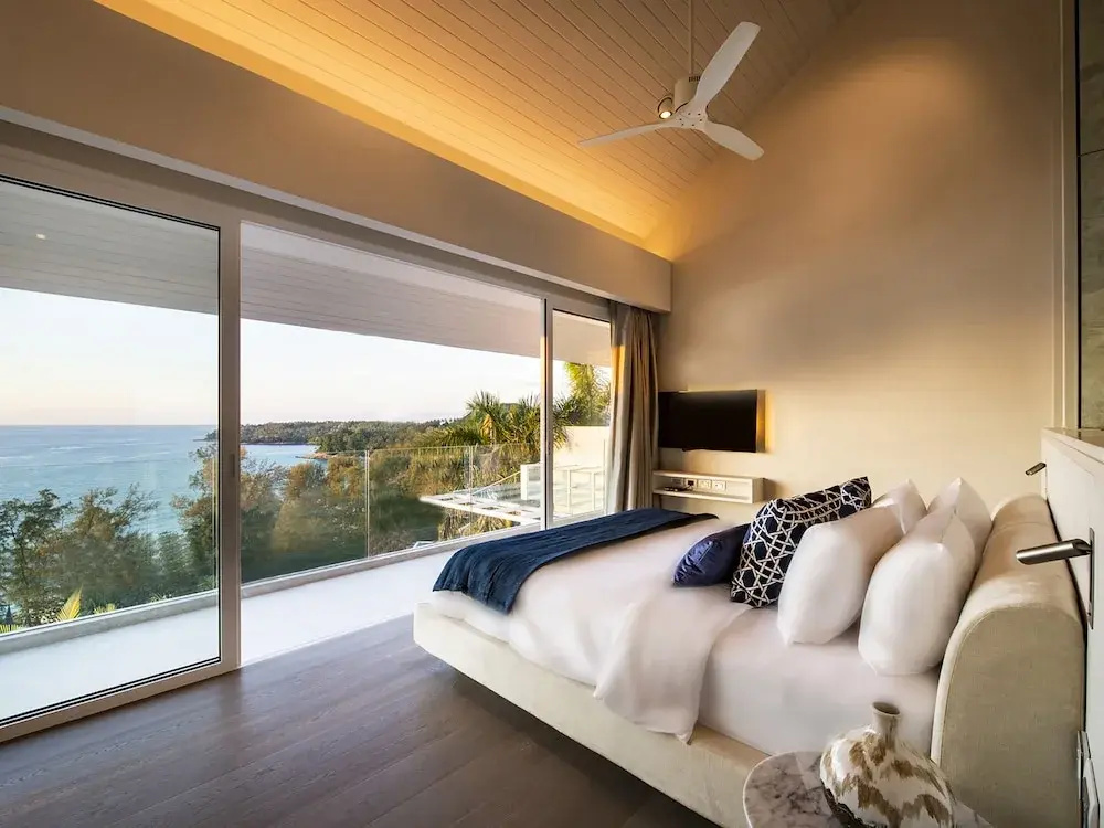 4 Bedrooms Villa
