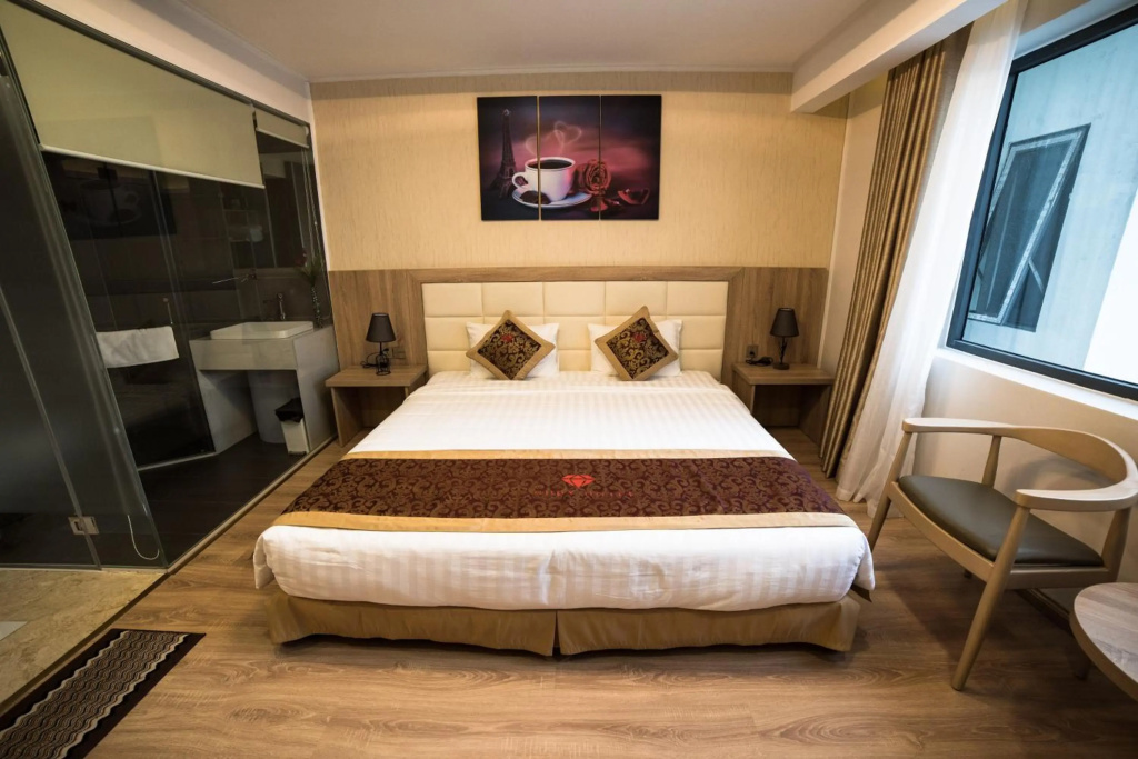 Ruby Hotel — 2