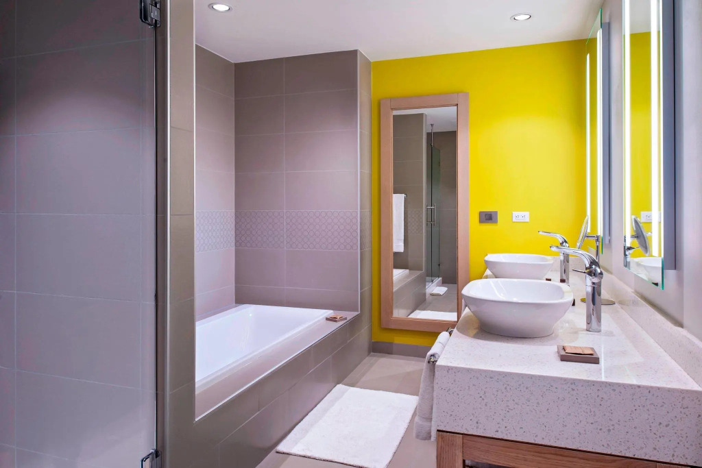 1 Bedroom Double Suite full double bed