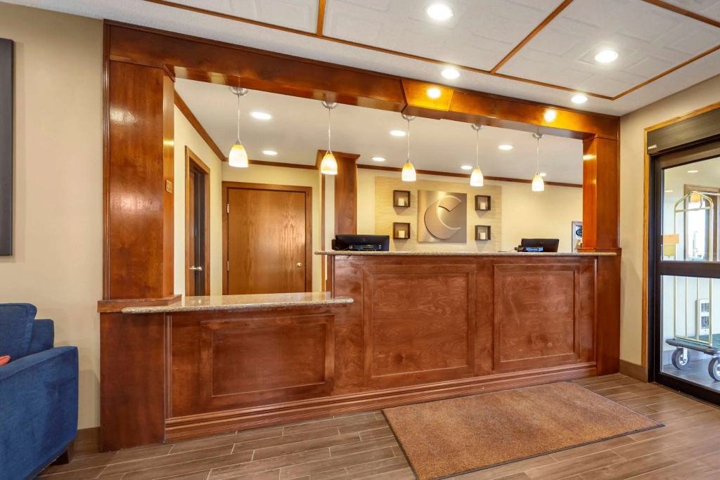 Lobby & Reception