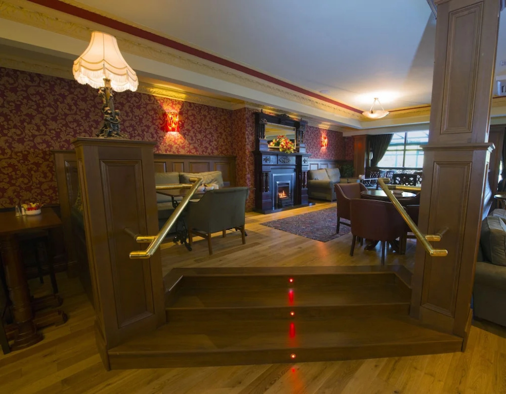 Lobby & Reception