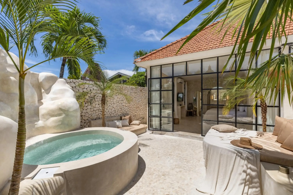 Luxe & Unique Honeymoon Bocami Suites-1 By Azure