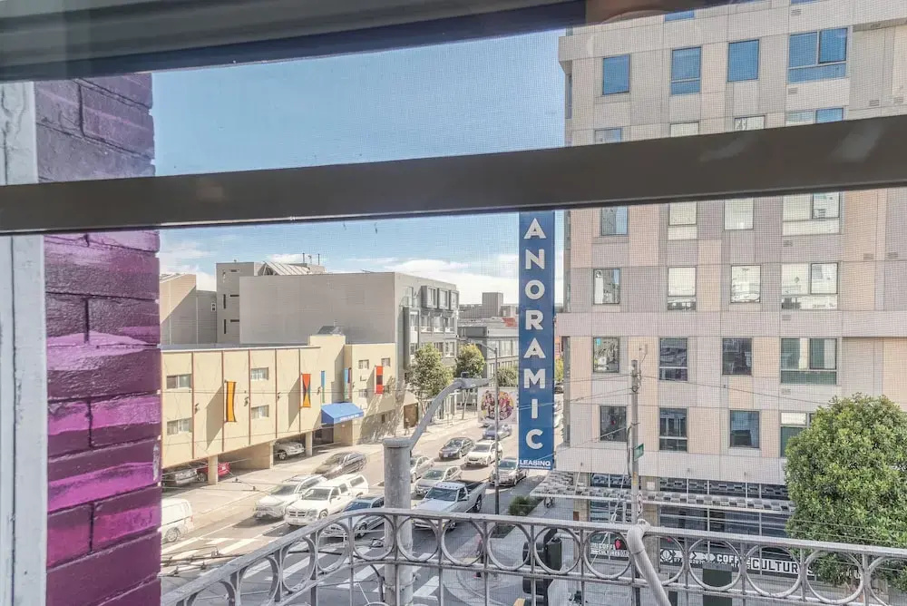 Standard Double room with city view (full double bed)