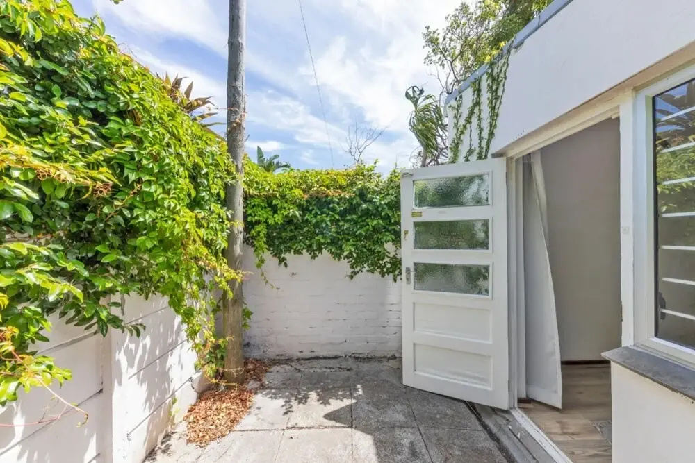 Peaceful 1BD Flat w/ Private Gardenrondebosch