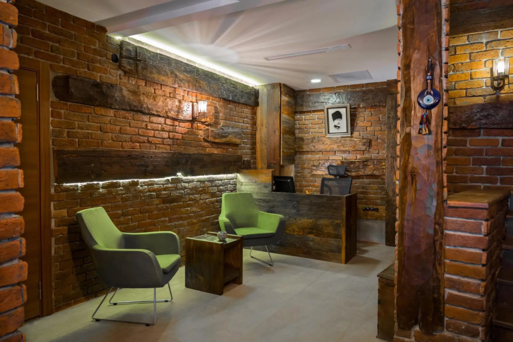 Lobby & Reception