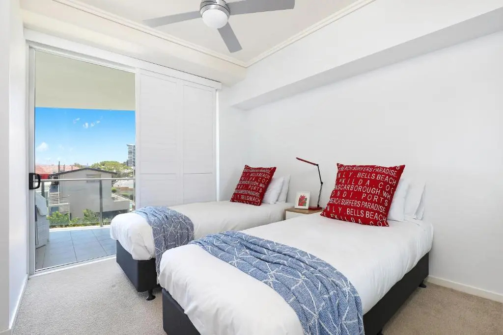 2 Bedrooms Apartment