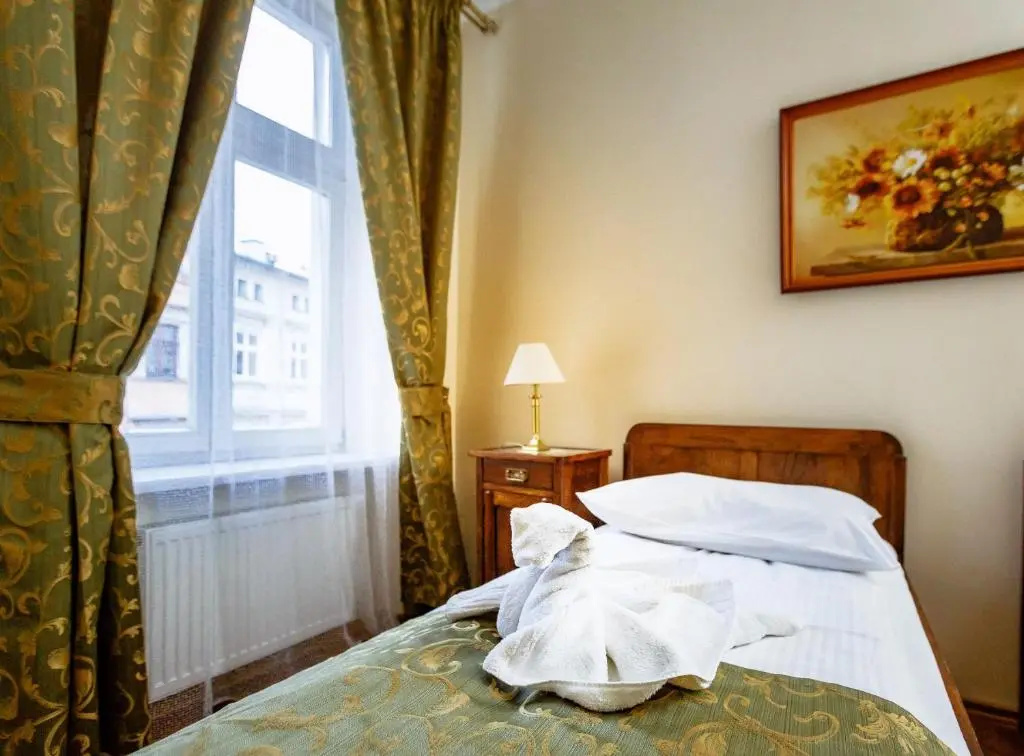 Standard Double room (full double bed)