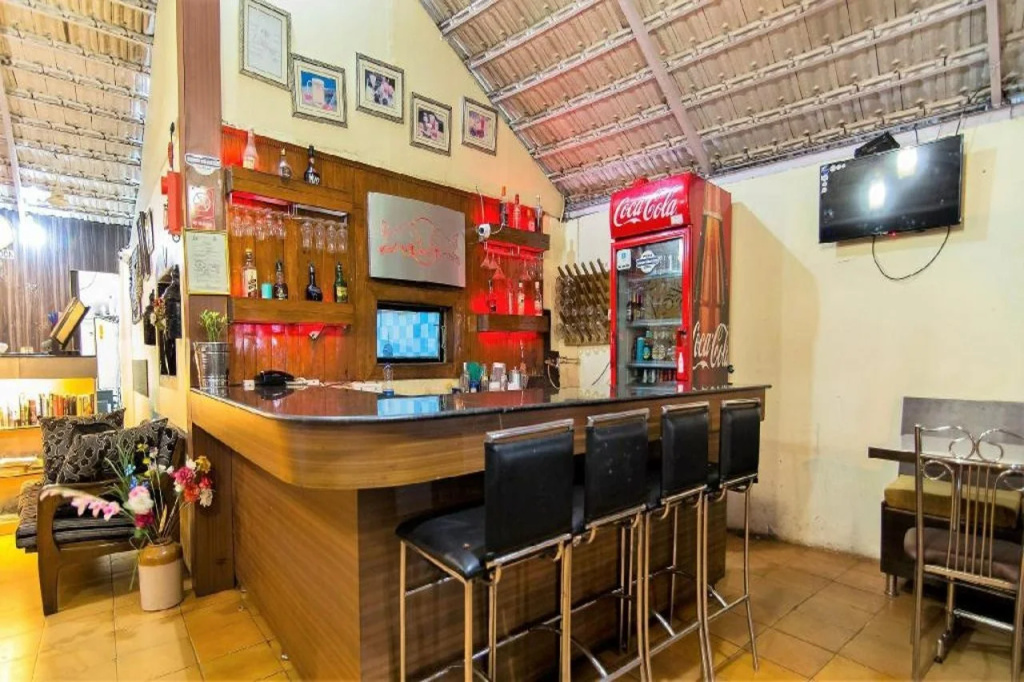 Food & Beverage