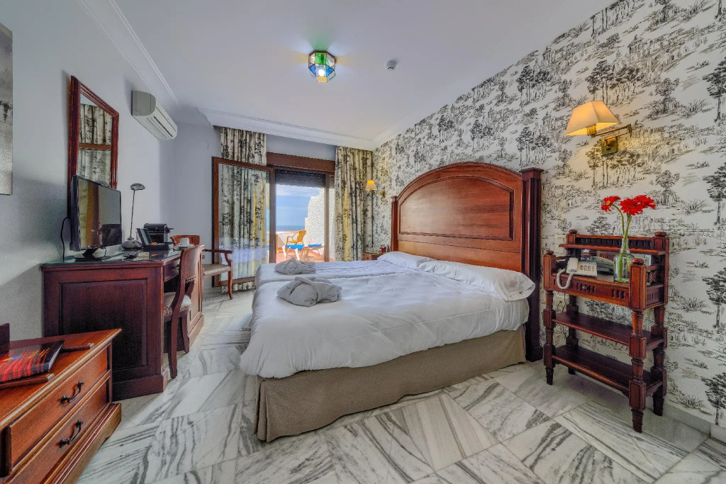 Standard Double room with sea view (full double bed)