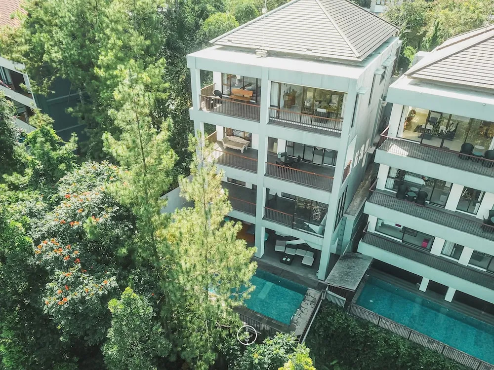 Narwastu hill 6BR villa with pool and movie room