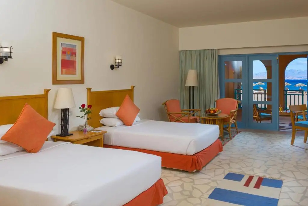 Double room with pool and sea view (twin beds)