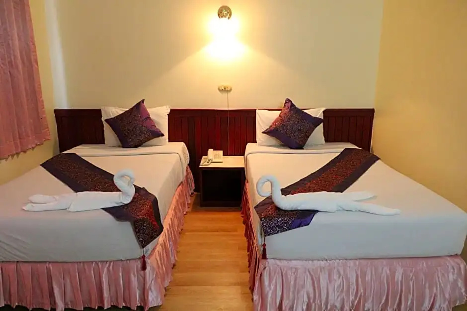 Standard Double room with city view (twin beds)