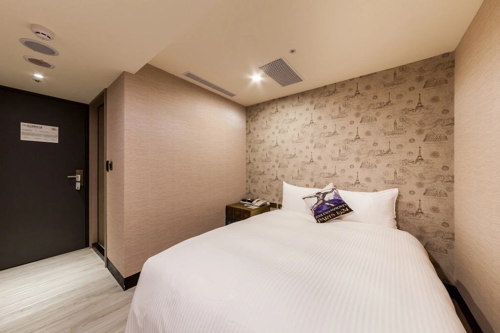 Standard Double room (full double bed)