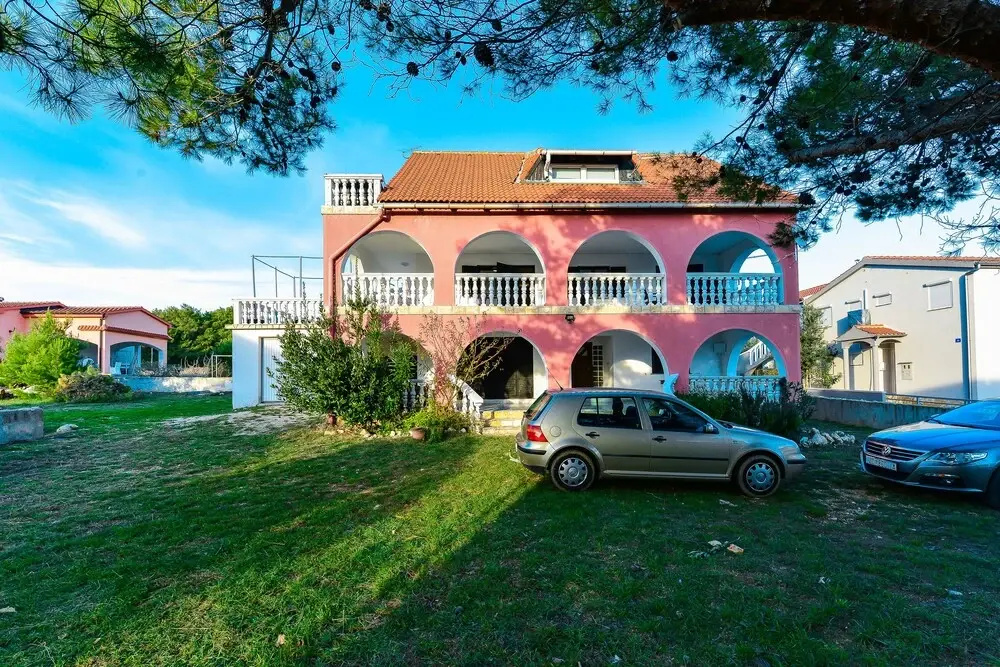 Lojan Apartments