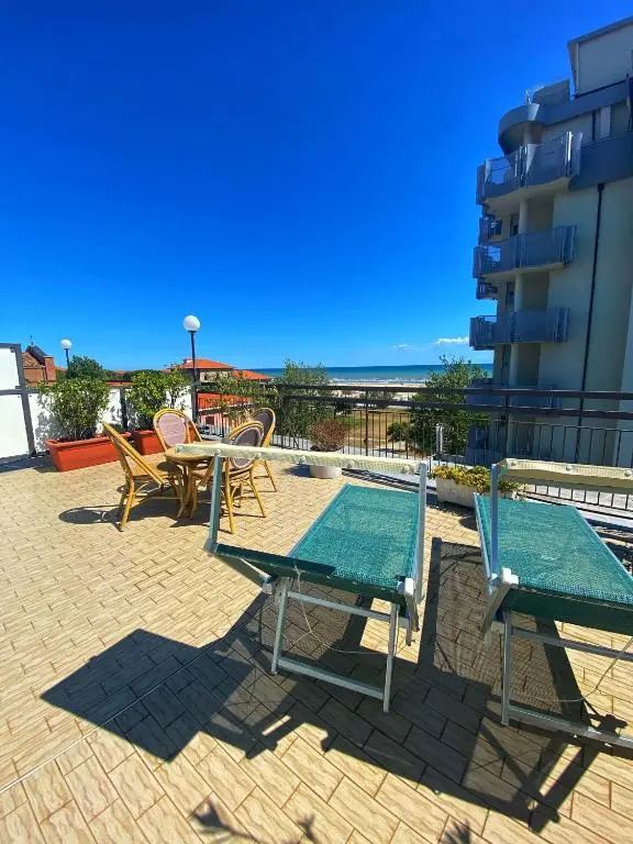 Standard Double room with sea view (full double bed)