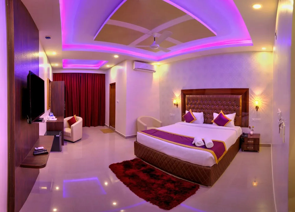 Lobby & Reception