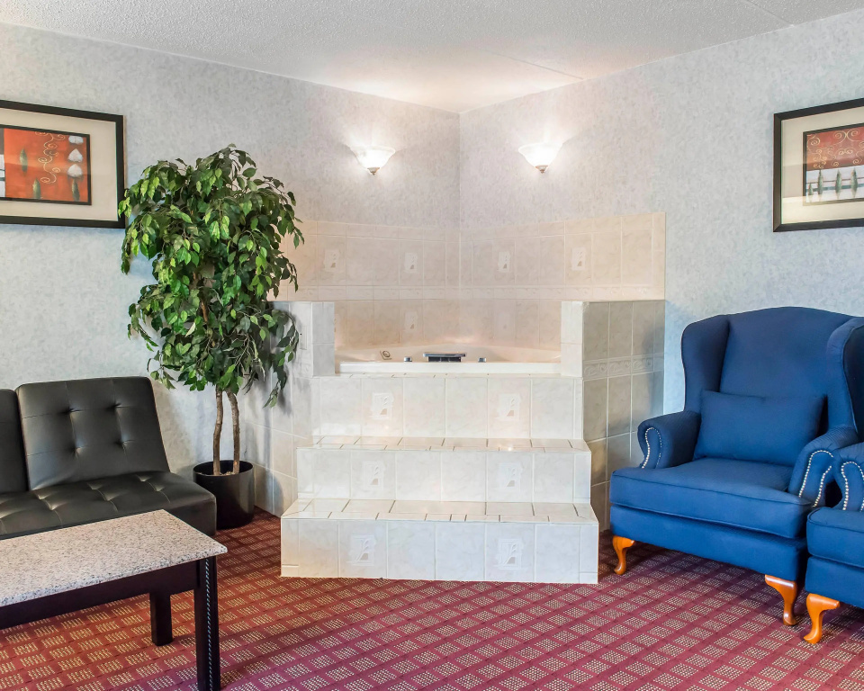 Double Suite (full double bed)