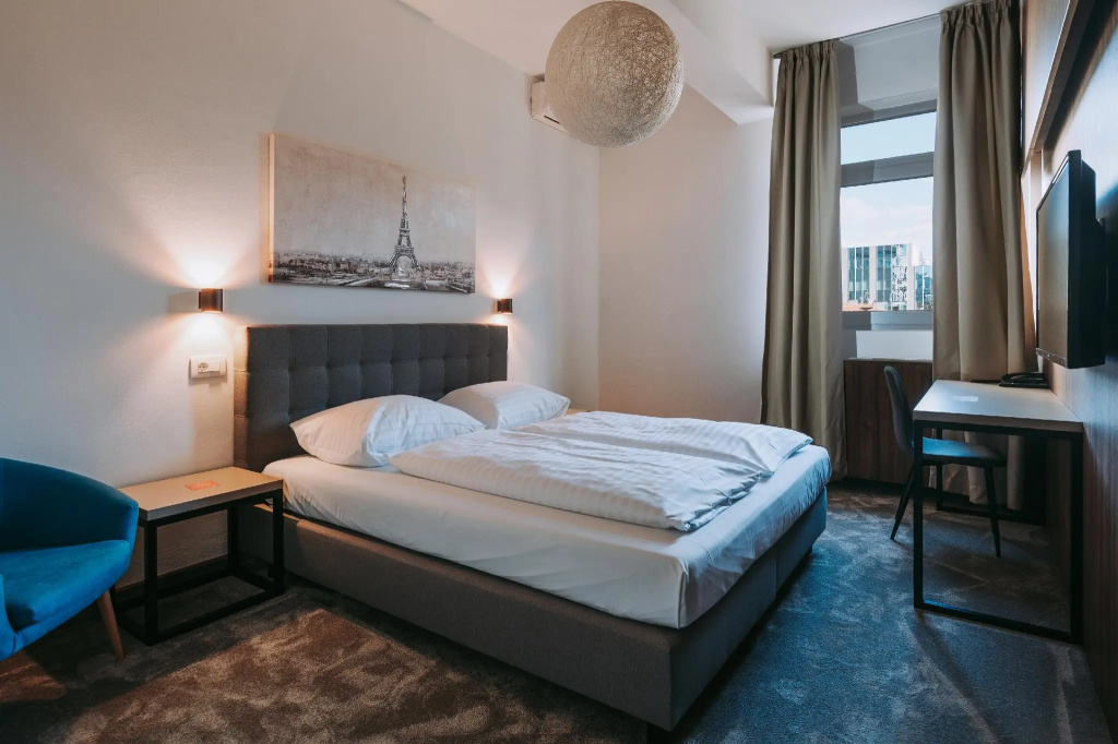 Standard Double room (full double bed)