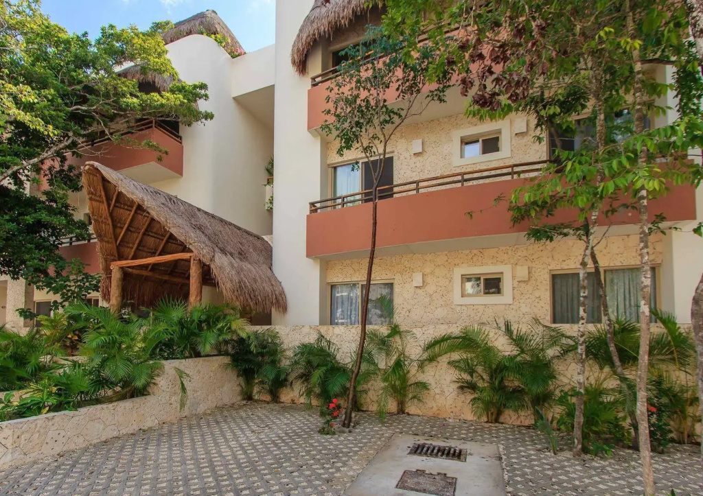 Condos Perfectly Situated Between the Beach & Tulum Town by Stella Rentals