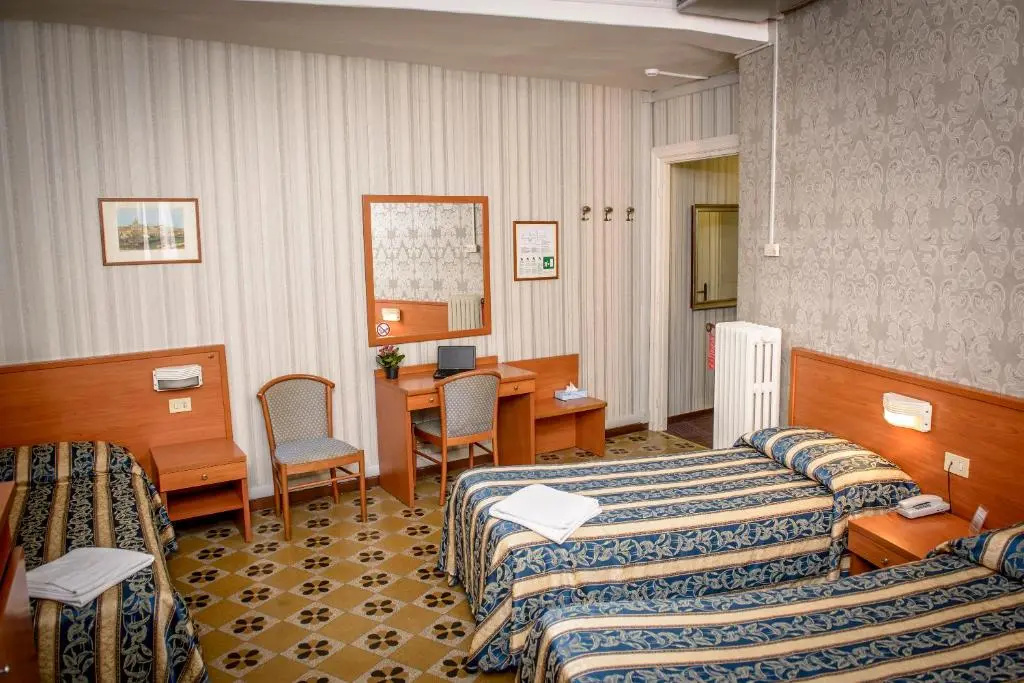 Hotel Emmaus - Chambres