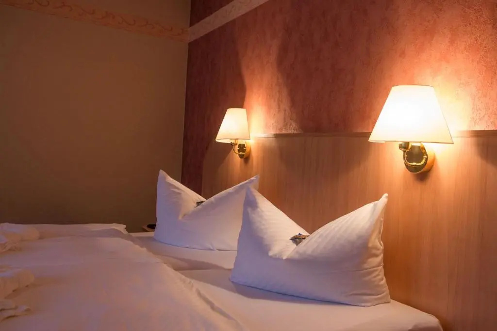 Deluxe Double room (full double bed)