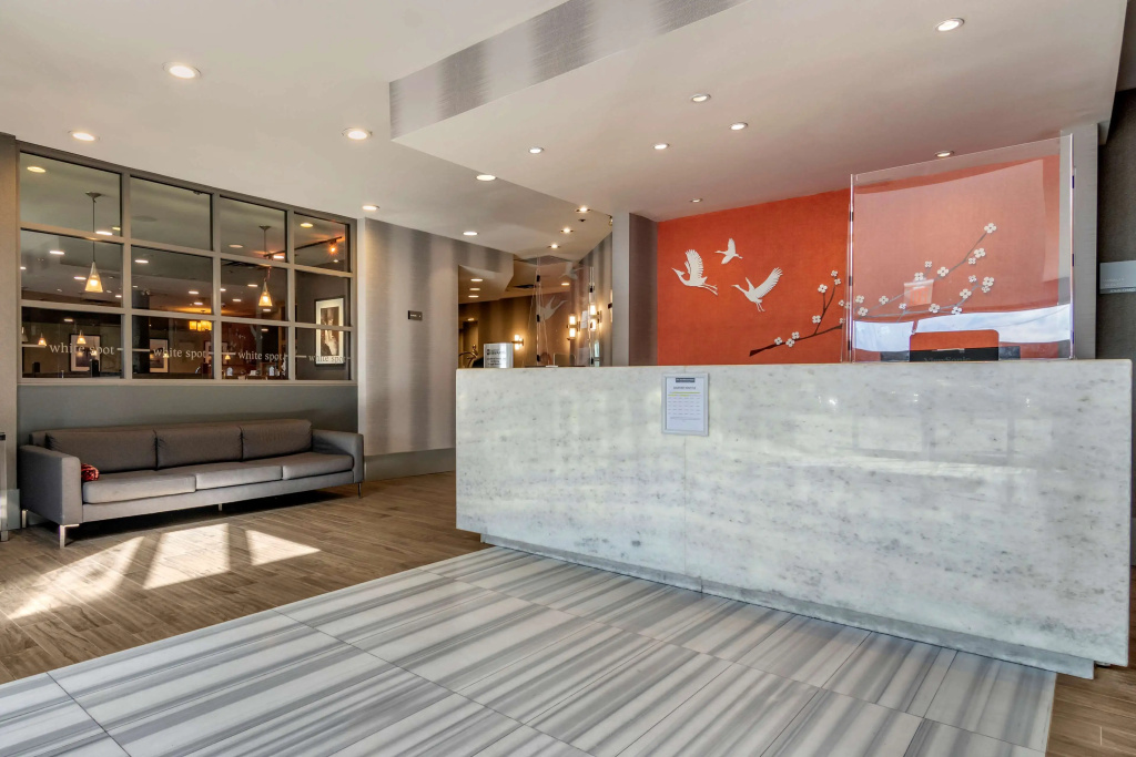 Lobby & Reception