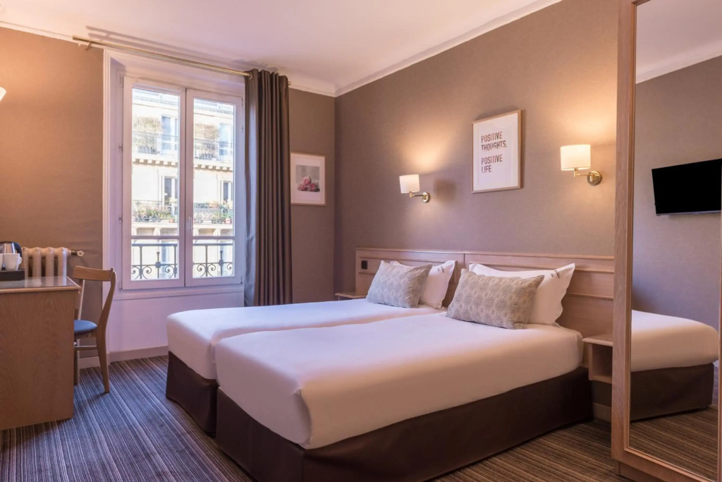 Отель Paris France в Париже