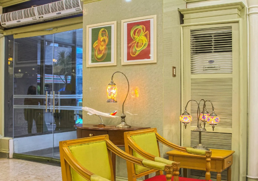 Food & Beverage