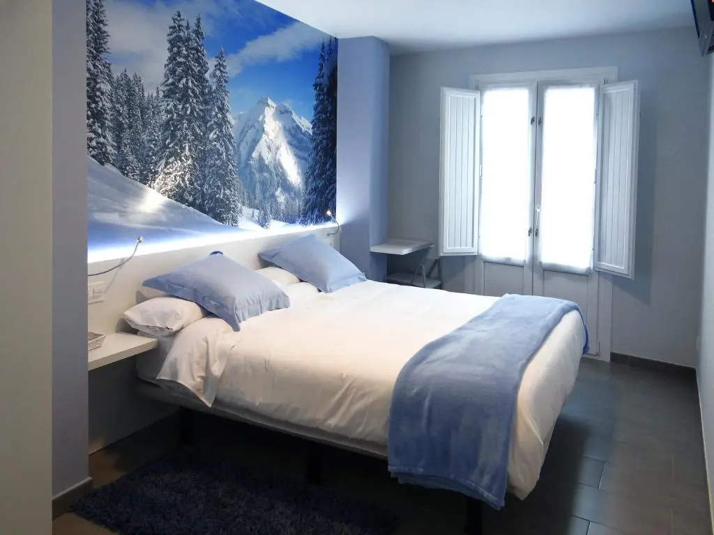 Standard Double room with balcony (full double bed)