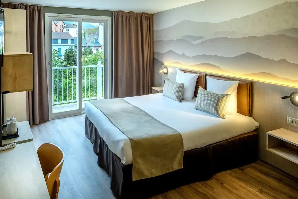 Superior Double room with balcony (full double bed)