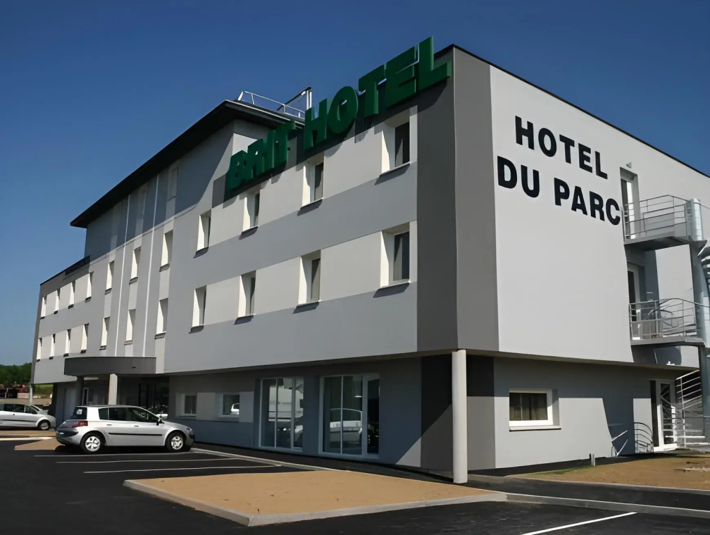 Brit Hotel Piscine & Spa - Fougères