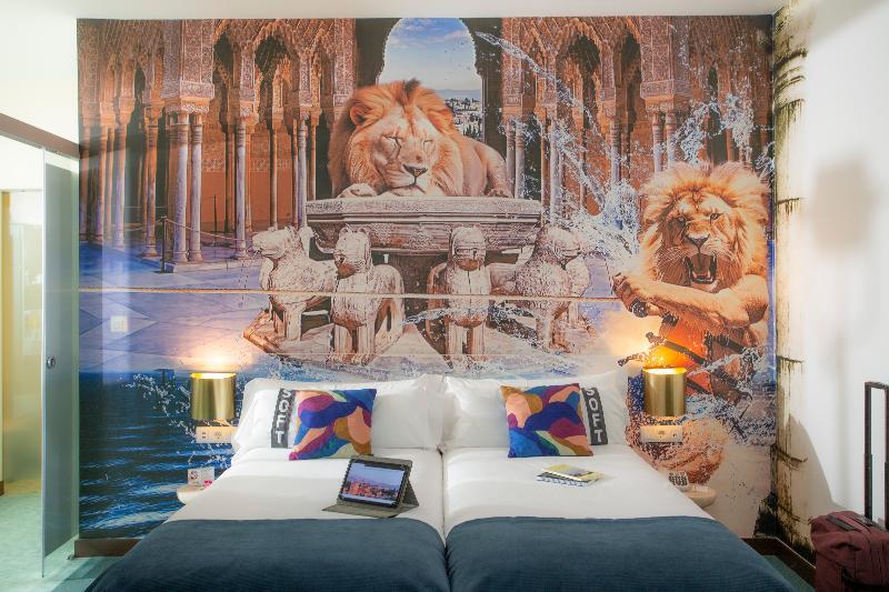 Двухместный номер Standard с балконом двуспальная кровать в Casual Ilbira Granada Hotel