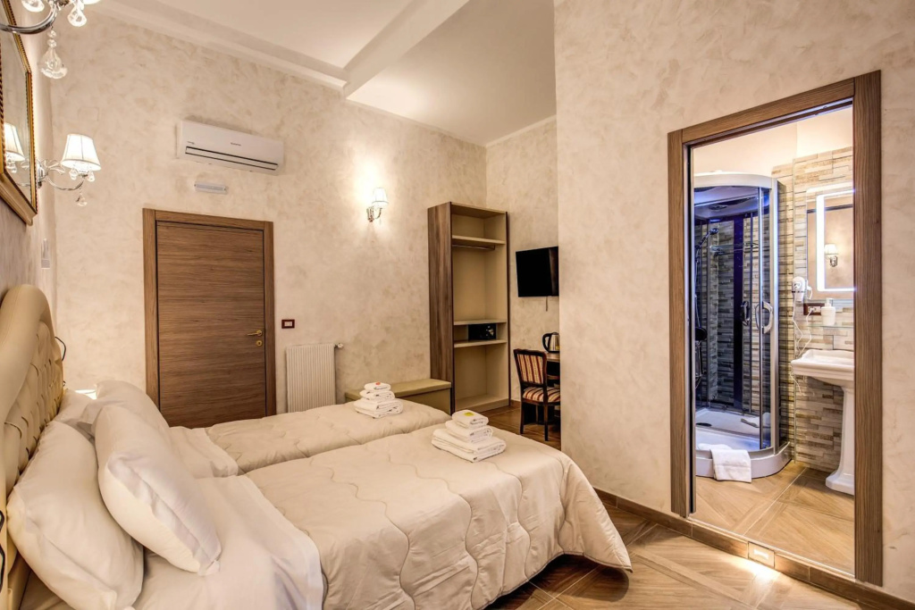 Amici Guesthouse — 2