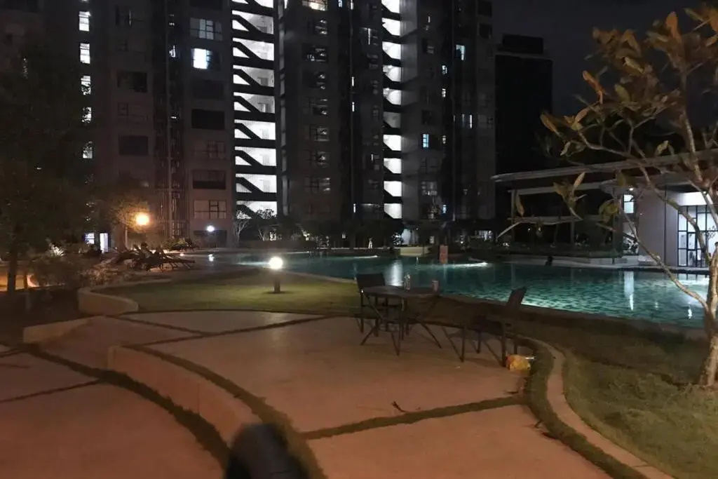 HB1611 Lake view studio unit,Hyve, Cyberjaya, Free WiFi, Netflix, Pool, Free Parking