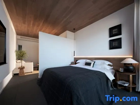 Double Suite with sea view (full double bed)
