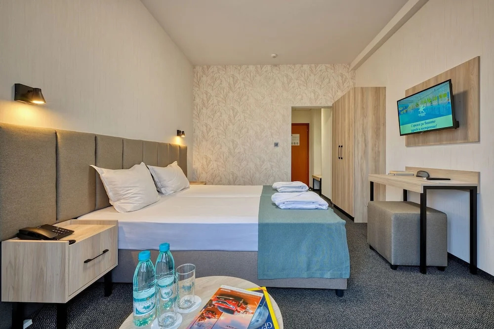 Deluxe Double room with balcony (full double bed)
