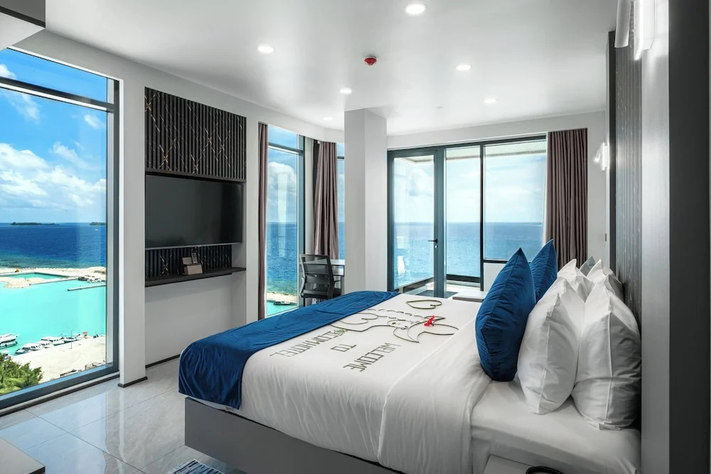 iCom Blue Sea View — фото