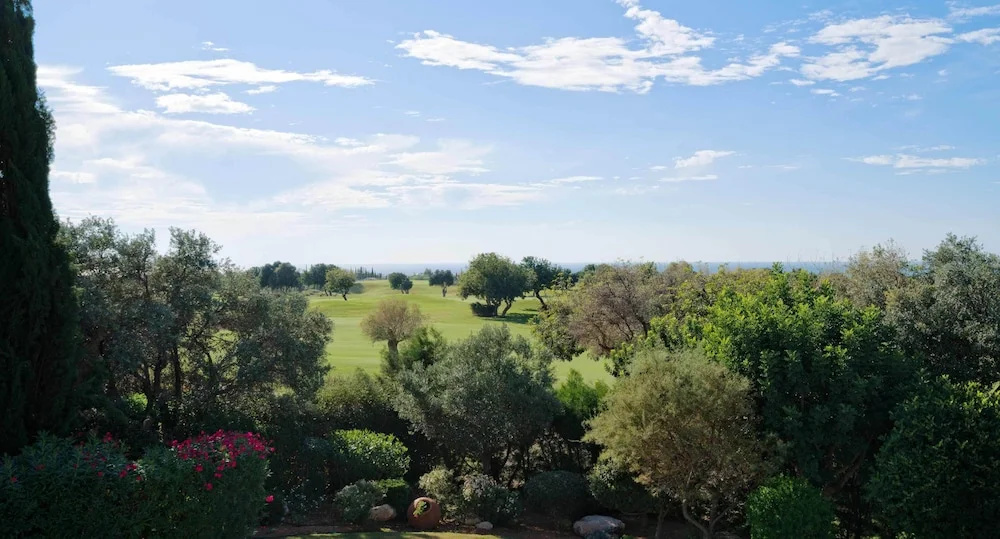 3 bedroom Villa Tala 67 with private pool and golf course views, Great for families, near Aphrodite Hills Resort village
