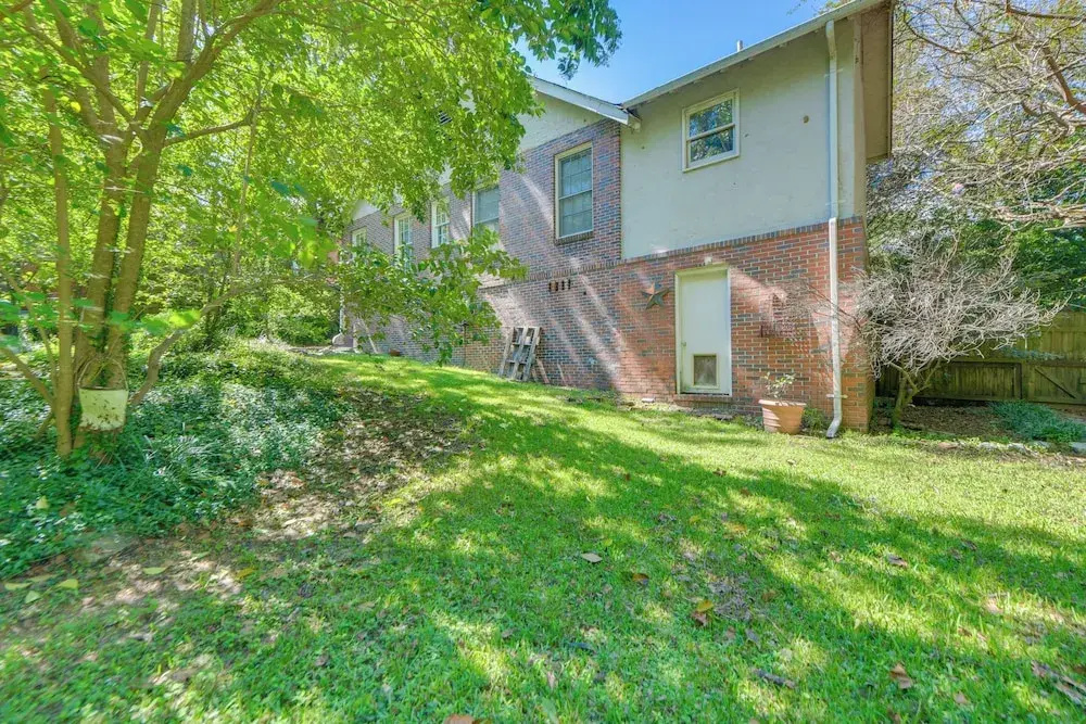 Fire Pit, Large Yard: Midtown Columbus Bungalow!