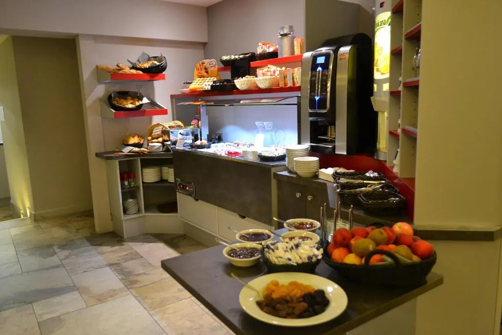 Food & Beverage