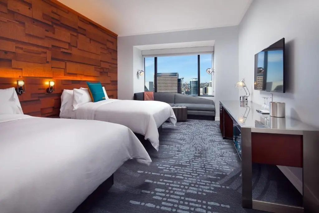 Standard Quadruple room with view