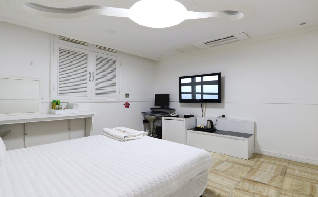 Healing Hotel — 4