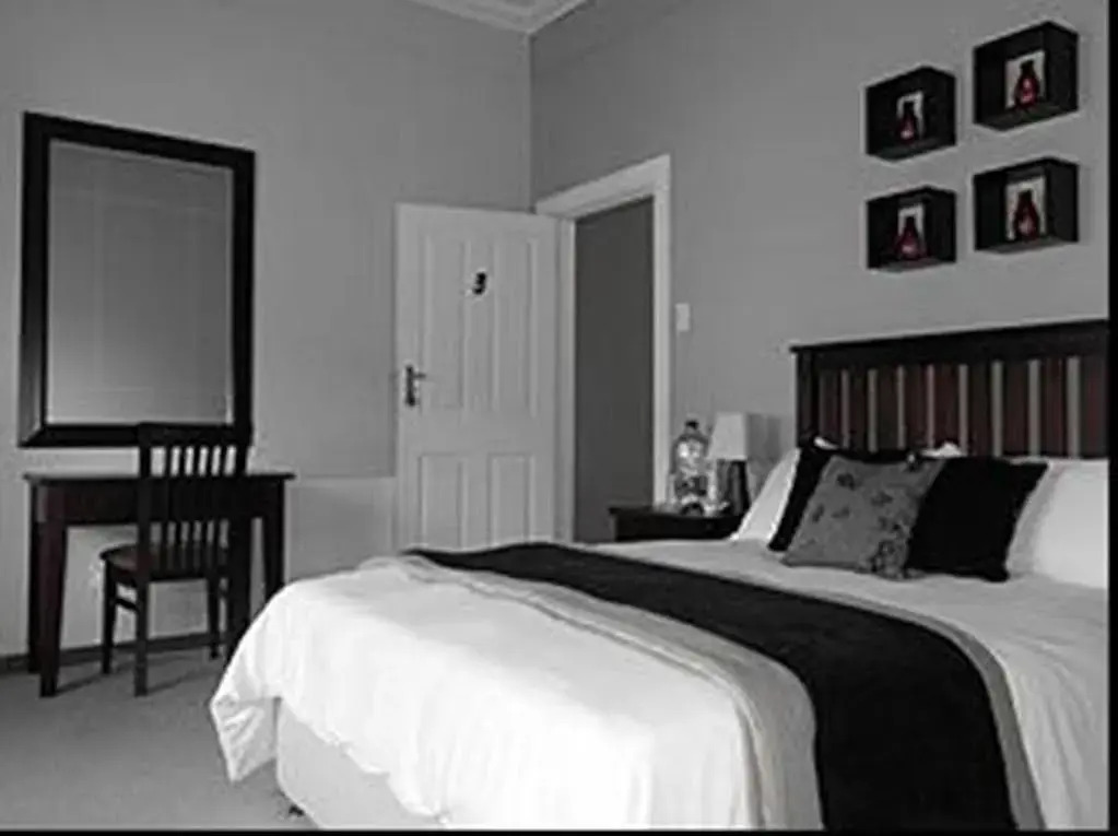 Ninety9 On Villiers Guest House - фото 3