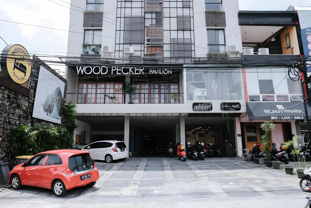 Wood Pecker Hotel