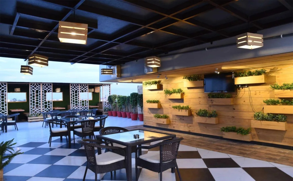 Food & Beverage