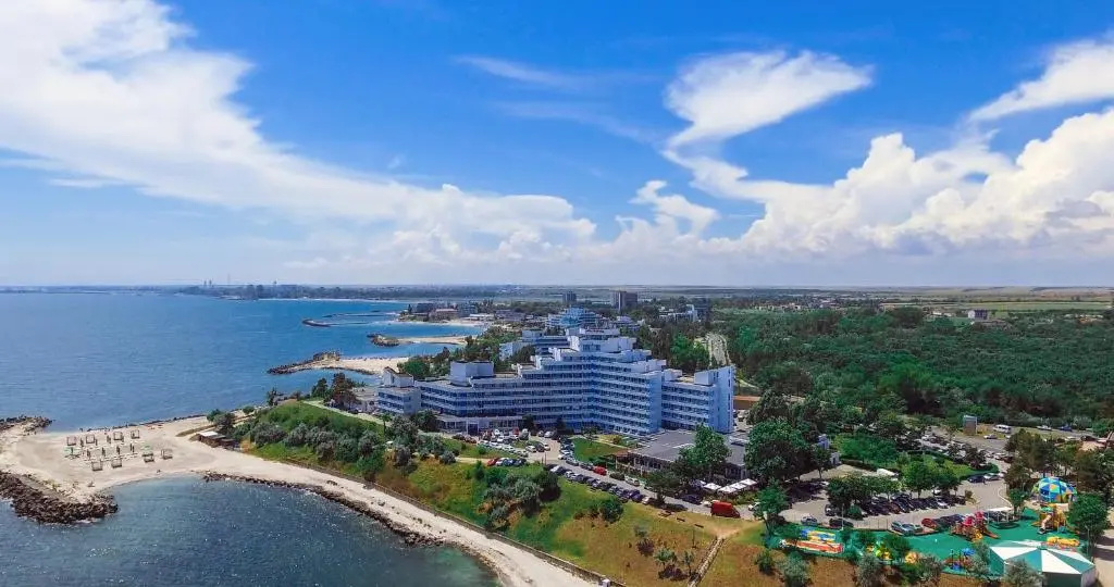 Beach & Waterfront